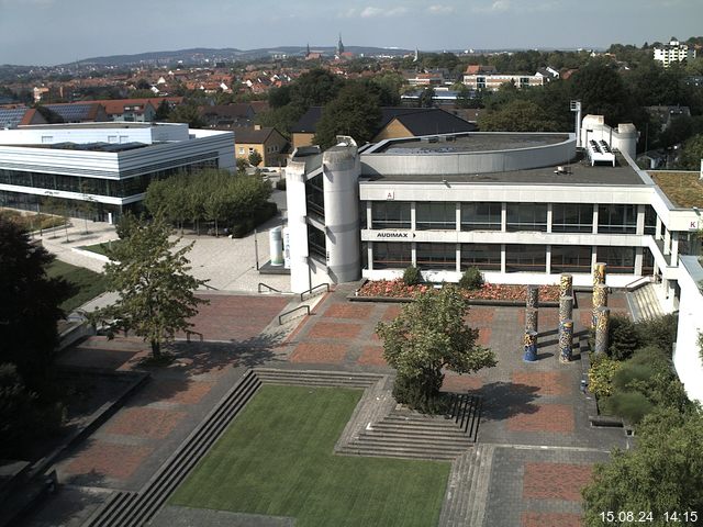 Foto der Webcam: Verwaltungsgebäude, Innenhof mit Audimax, Hörsaal-Gebäude 1