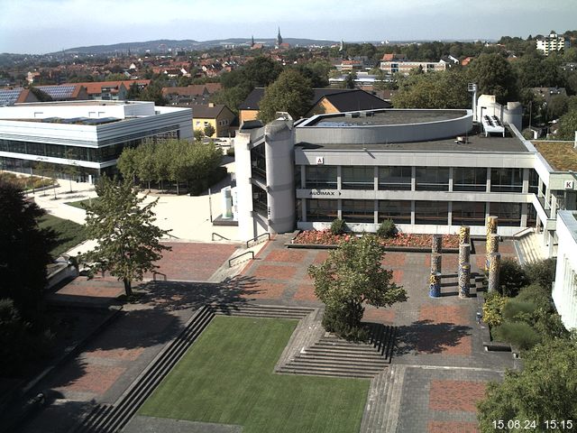 Foto der Webcam: Verwaltungsgebäude, Innenhof mit Audimax, Hörsaal-Gebäude 1