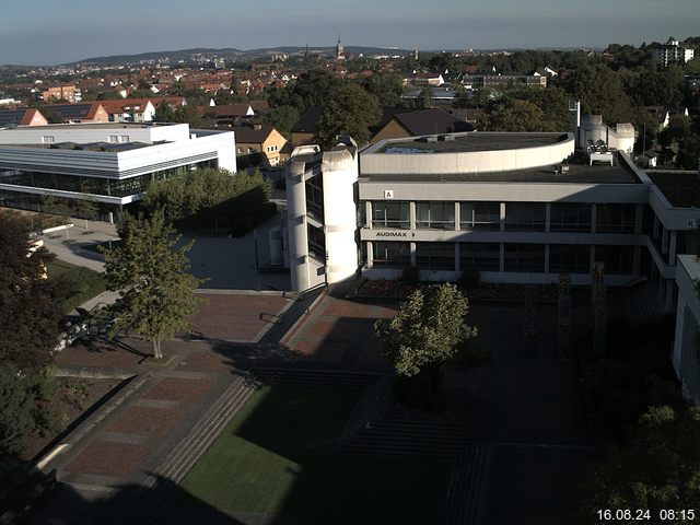 Foto der Webcam: Verwaltungsgebäude, Innenhof mit Audimax, Hörsaal-Gebäude 1