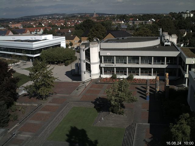 Foto der Webcam: Verwaltungsgebäude, Innenhof mit Audimax, Hörsaal-Gebäude 1