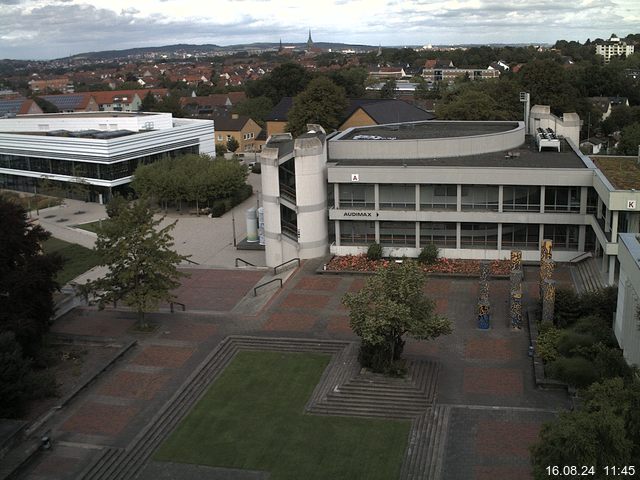 Foto der Webcam: Verwaltungsgebäude, Innenhof mit Audimax, Hörsaal-Gebäude 1