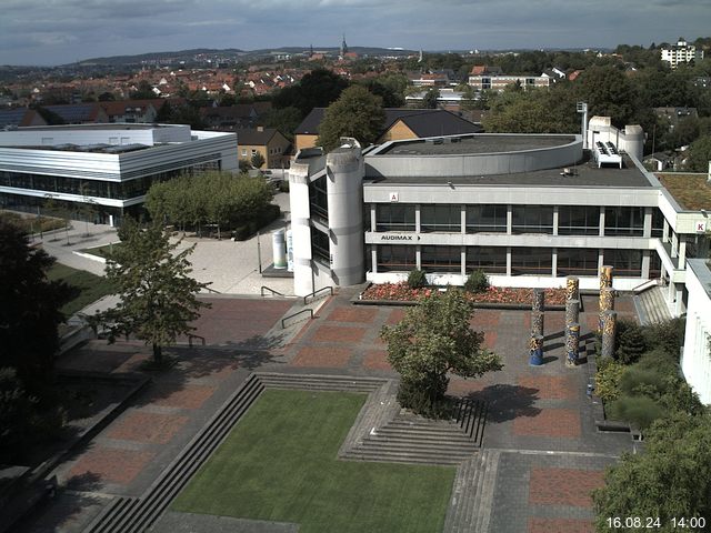 Foto der Webcam: Verwaltungsgebäude, Innenhof mit Audimax, Hörsaal-Gebäude 1