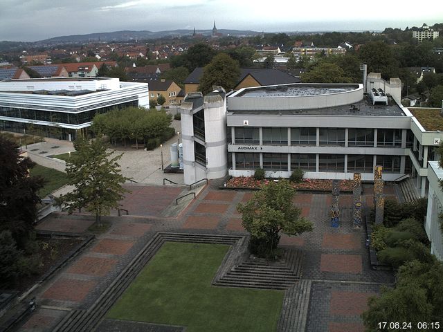 Foto der Webcam: Verwaltungsgebäude, Innenhof mit Audimax, Hörsaal-Gebäude 1