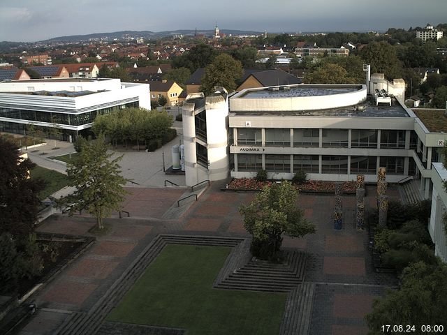 Foto der Webcam: Verwaltungsgebäude, Innenhof mit Audimax, Hörsaal-Gebäude 1