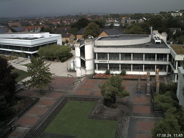 Foto der Webcam: Verwaltungsgebäude, Innenhof mit Audimax, Hörsaal-Gebäude 1