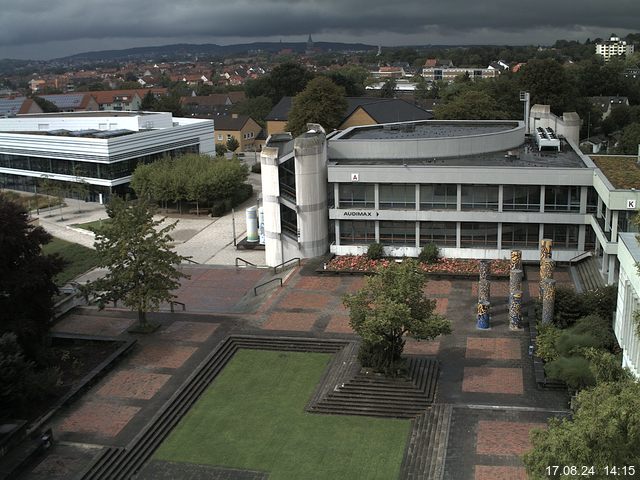 Foto der Webcam: Verwaltungsgebäude, Innenhof mit Audimax, Hörsaal-Gebäude 1