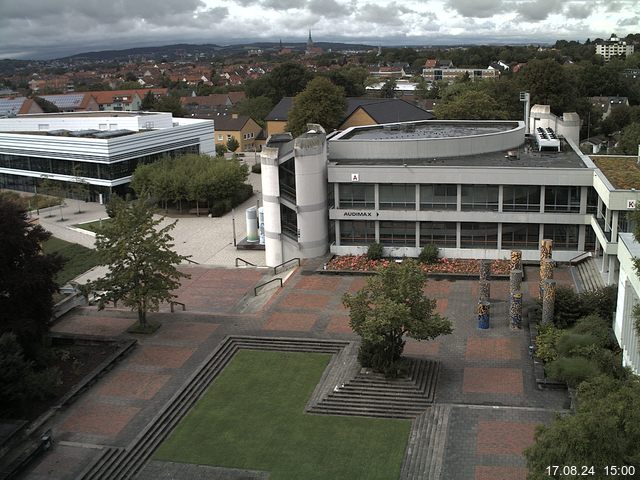 Foto der Webcam: Verwaltungsgebäude, Innenhof mit Audimax, Hörsaal-Gebäude 1