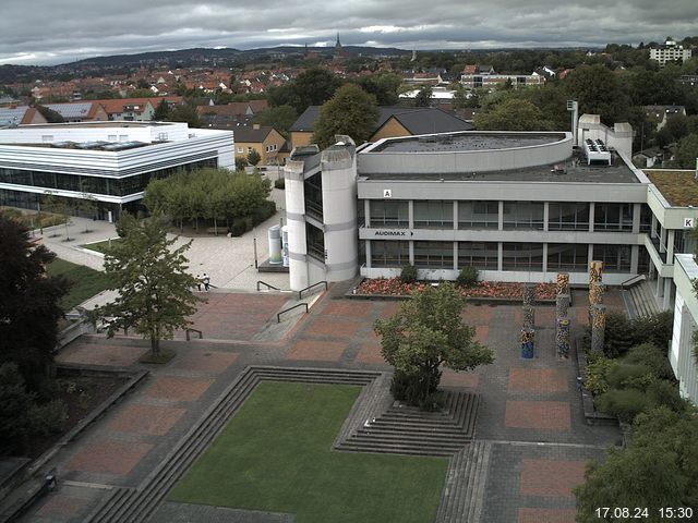 Foto der Webcam: Verwaltungsgebäude, Innenhof mit Audimax, Hörsaal-Gebäude 1