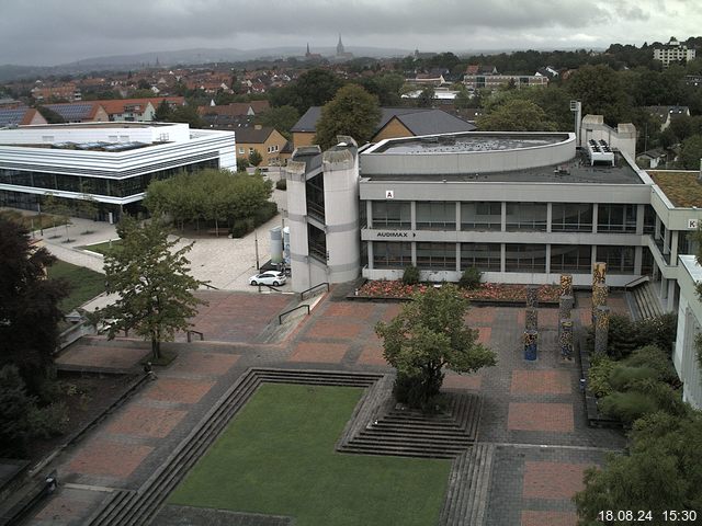 Foto der Webcam: Verwaltungsgebäude, Innenhof mit Audimax, Hörsaal-Gebäude 1