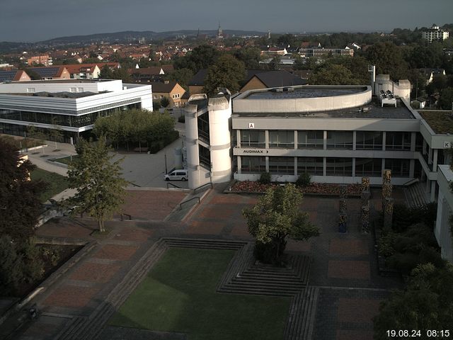 Foto der Webcam: Verwaltungsgebäude, Innenhof mit Audimax, Hörsaal-Gebäude 1