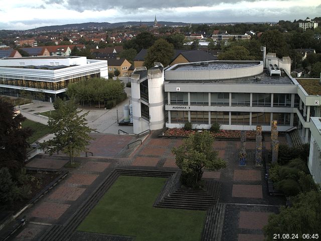 Foto der Webcam: Verwaltungsgebäude, Innenhof mit Audimax, Hörsaal-Gebäude 1