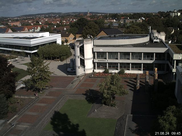 Foto der Webcam: Verwaltungsgebäude, Innenhof mit Audimax, Hörsaal-Gebäude 1