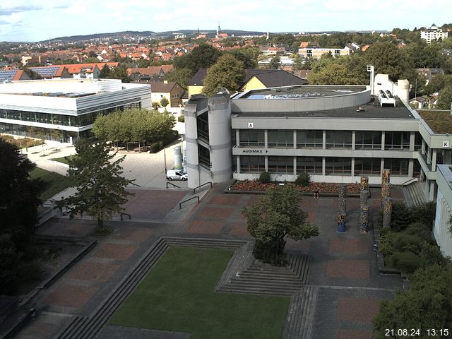 Foto der Webcam: Verwaltungsgebäude, Innenhof mit Audimax, Hörsaal-Gebäude 1