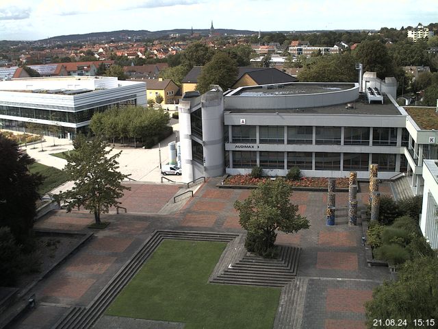 Foto der Webcam: Verwaltungsgebäude, Innenhof mit Audimax, Hörsaal-Gebäude 1