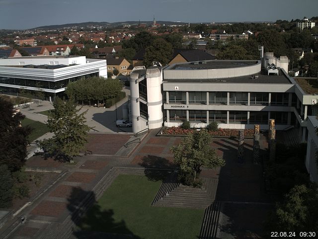 Foto der Webcam: Verwaltungsgebäude, Innenhof mit Audimax, Hörsaal-Gebäude 1