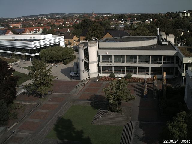 Foto der Webcam: Verwaltungsgebäude, Innenhof mit Audimax, Hörsaal-Gebäude 1