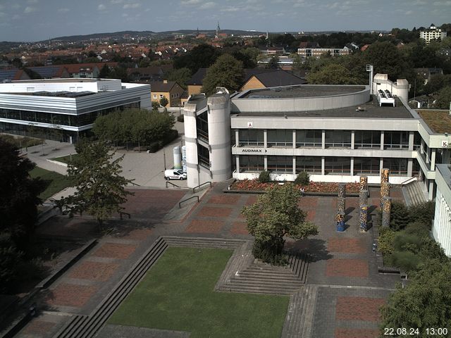 Foto der Webcam: Verwaltungsgebäude, Innenhof mit Audimax, Hörsaal-Gebäude 1