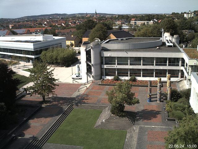 Foto der Webcam: Verwaltungsgebäude, Innenhof mit Audimax, Hörsaal-Gebäude 1