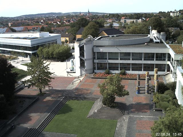 Foto der Webcam: Verwaltungsgebäude, Innenhof mit Audimax, Hörsaal-Gebäude 1