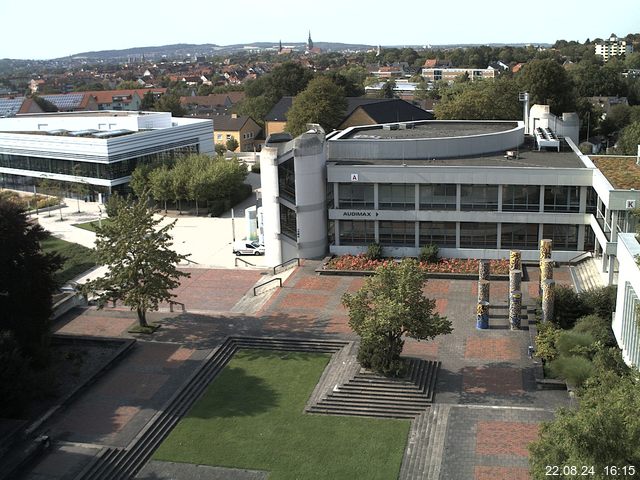 Foto der Webcam: Verwaltungsgebäude, Innenhof mit Audimax, Hörsaal-Gebäude 1