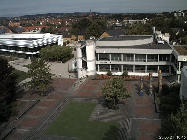 Foto der Webcam: Verwaltungsgebäude, Innenhof mit Audimax, Hörsaal-Gebäude 1