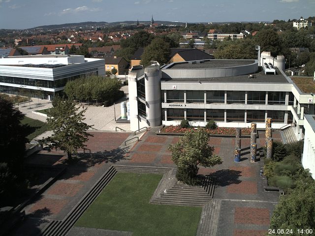 Foto der Webcam: Verwaltungsgebäude, Innenhof mit Audimax, Hörsaal-Gebäude 1