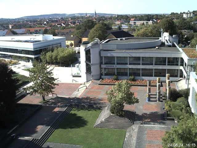 Foto der Webcam: Verwaltungsgebäude, Innenhof mit Audimax, Hörsaal-Gebäude 1