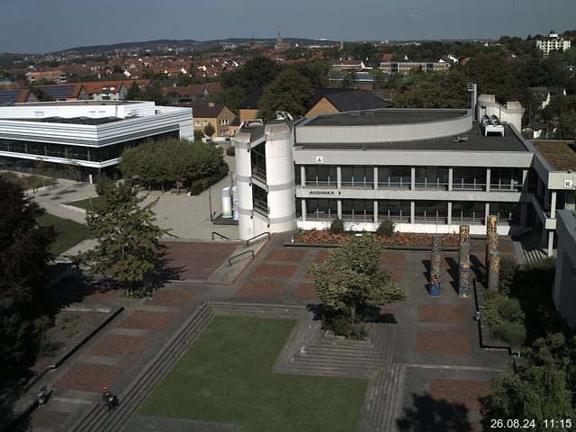 Foto der Webcam: Verwaltungsgebäude, Innenhof mit Audimax, Hörsaal-Gebäude 1