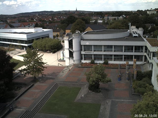 Foto der Webcam: Verwaltungsgebäude, Innenhof mit Audimax, Hörsaal-Gebäude 1