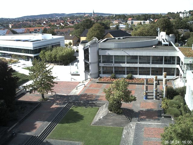 Foto der Webcam: Verwaltungsgebäude, Innenhof mit Audimax, Hörsaal-Gebäude 1