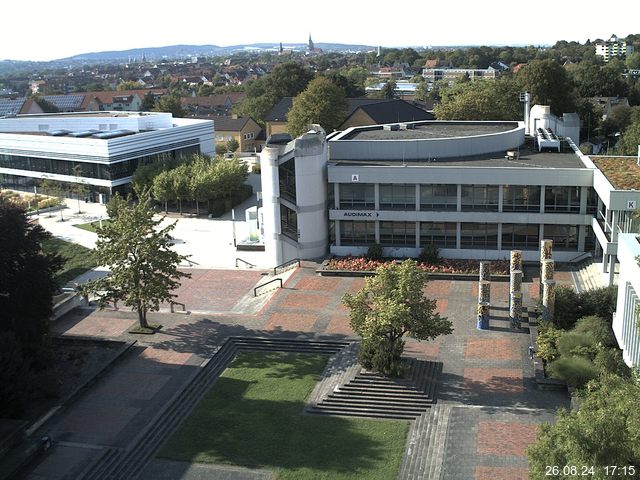 Foto der Webcam: Verwaltungsgebäude, Innenhof mit Audimax, Hörsaal-Gebäude 1