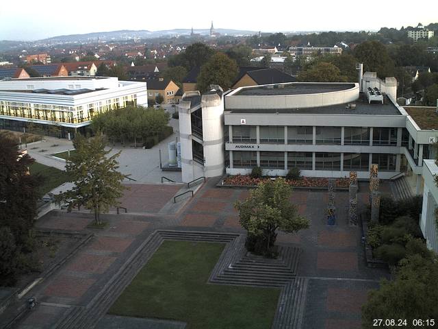 Foto der Webcam: Verwaltungsgebäude, Innenhof mit Audimax, Hörsaal-Gebäude 1