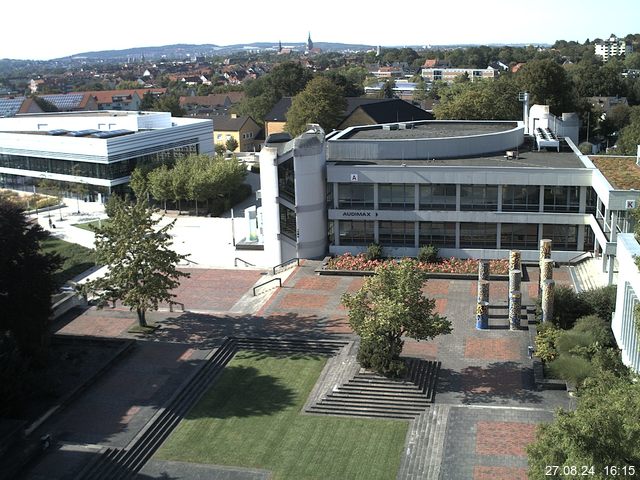 Foto der Webcam: Verwaltungsgebäude, Innenhof mit Audimax, Hörsaal-Gebäude 1