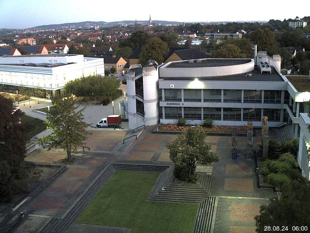 Foto der Webcam: Verwaltungsgebäude, Innenhof mit Audimax, Hörsaal-Gebäude 1