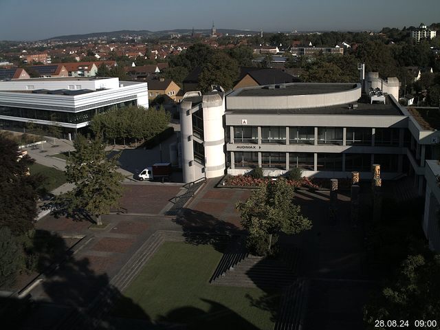 Foto der Webcam: Verwaltungsgebäude, Innenhof mit Audimax, Hörsaal-Gebäude 1