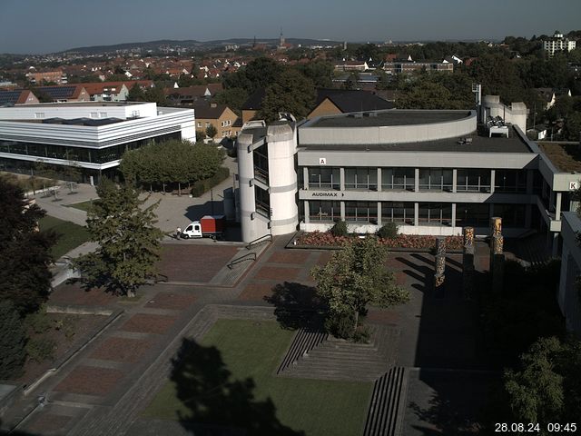 Foto der Webcam: Verwaltungsgebäude, Innenhof mit Audimax, Hörsaal-Gebäude 1