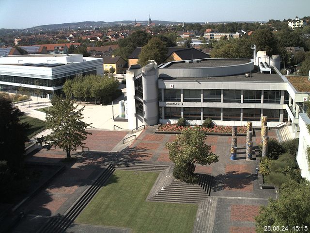 Foto der Webcam: Verwaltungsgebäude, Innenhof mit Audimax, Hörsaal-Gebäude 1