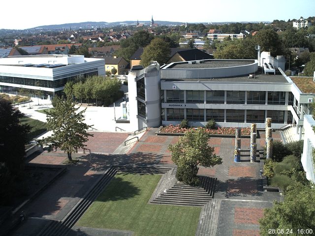 Foto der Webcam: Verwaltungsgebäude, Innenhof mit Audimax, Hörsaal-Gebäude 1