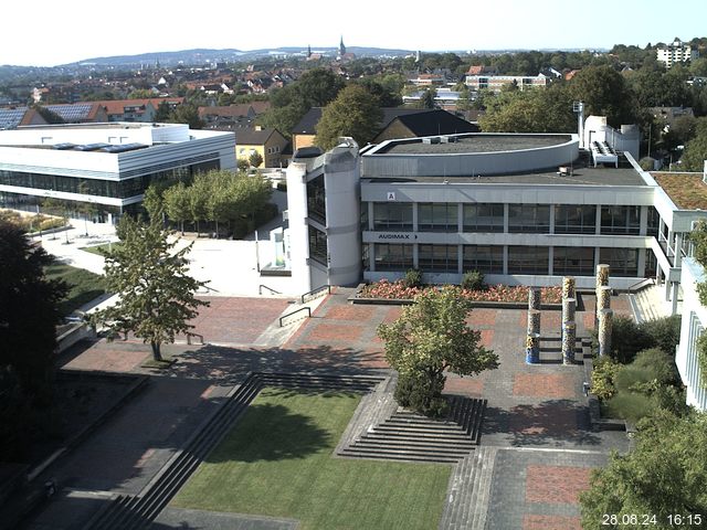 Foto der Webcam: Verwaltungsgebäude, Innenhof mit Audimax, Hörsaal-Gebäude 1