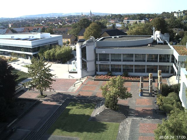 Foto der Webcam: Verwaltungsgebäude, Innenhof mit Audimax, Hörsaal-Gebäude 1