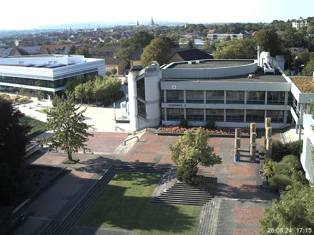 Foto der Webcam: Verwaltungsgebäude, Innenhof mit Audimax, Hörsaal-Gebäude 1