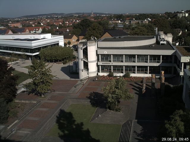 Foto der Webcam: Verwaltungsgebäude, Innenhof mit Audimax, Hörsaal-Gebäude 1