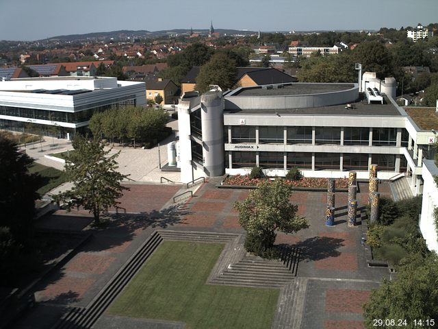 Foto der Webcam: Verwaltungsgebäude, Innenhof mit Audimax, Hörsaal-Gebäude 1