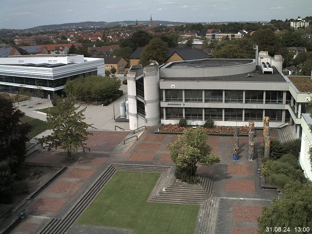 Foto der Webcam: Verwaltungsgebäude, Innenhof mit Audimax, Hörsaal-Gebäude 1