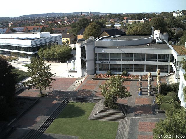 Foto der Webcam: Verwaltungsgebäude, Innenhof mit Audimax, Hörsaal-Gebäude 1