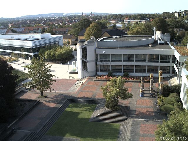 Foto der Webcam: Verwaltungsgebäude, Innenhof mit Audimax, Hörsaal-Gebäude 1