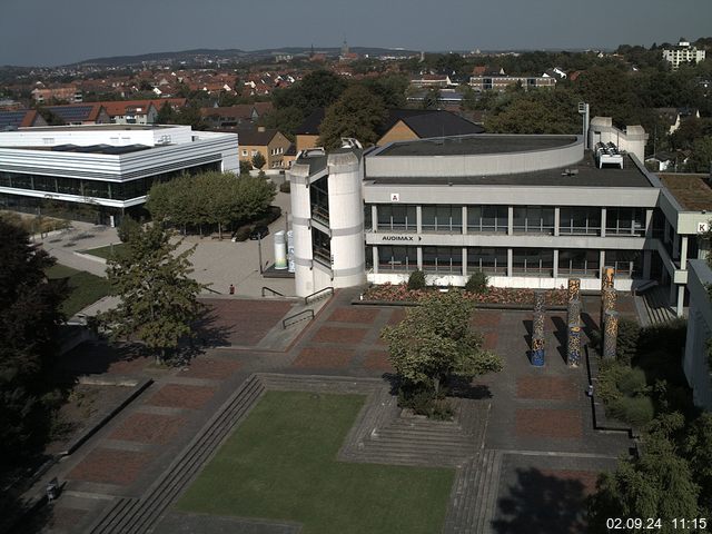 Foto der Webcam: Verwaltungsgebäude, Innenhof mit Audimax, Hörsaal-Gebäude 1