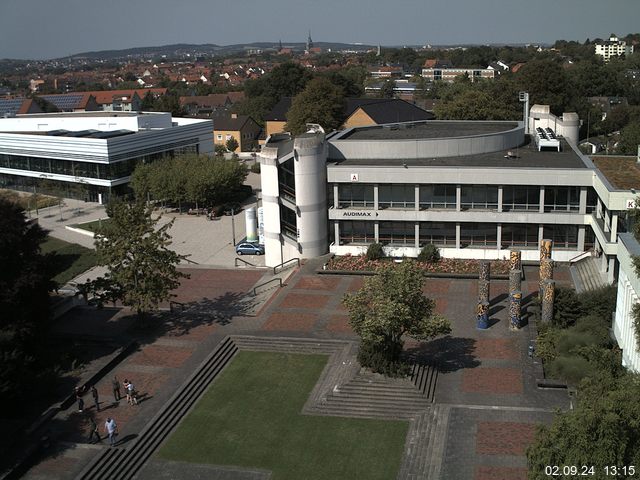 Foto der Webcam: Verwaltungsgebäude, Innenhof mit Audimax, Hörsaal-Gebäude 1