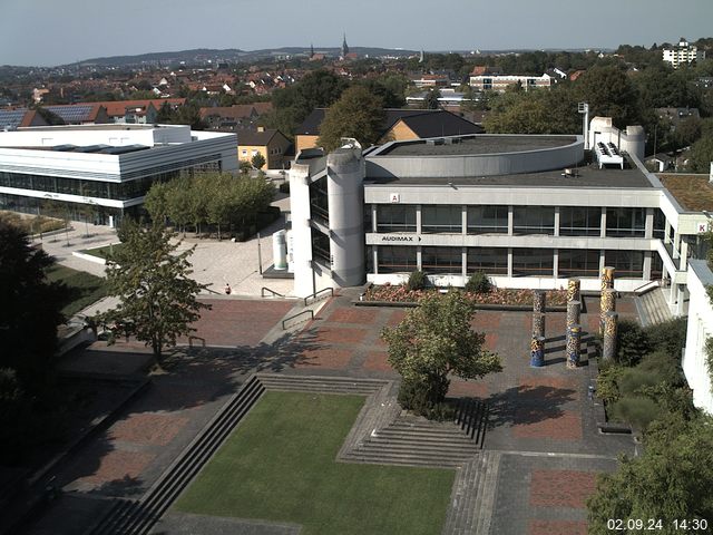 Foto der Webcam: Verwaltungsgebäude, Innenhof mit Audimax, Hörsaal-Gebäude 1