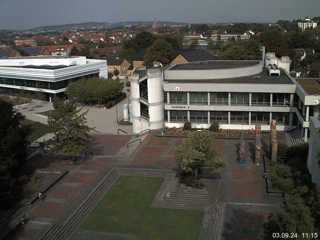 Foto der Webcam: Verwaltungsgebäude, Innenhof mit Audimax, Hörsaal-Gebäude 1